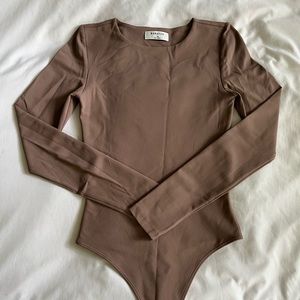 Aritzia Contour crew long sleeve bodysuit from babaton in deep taupe XS